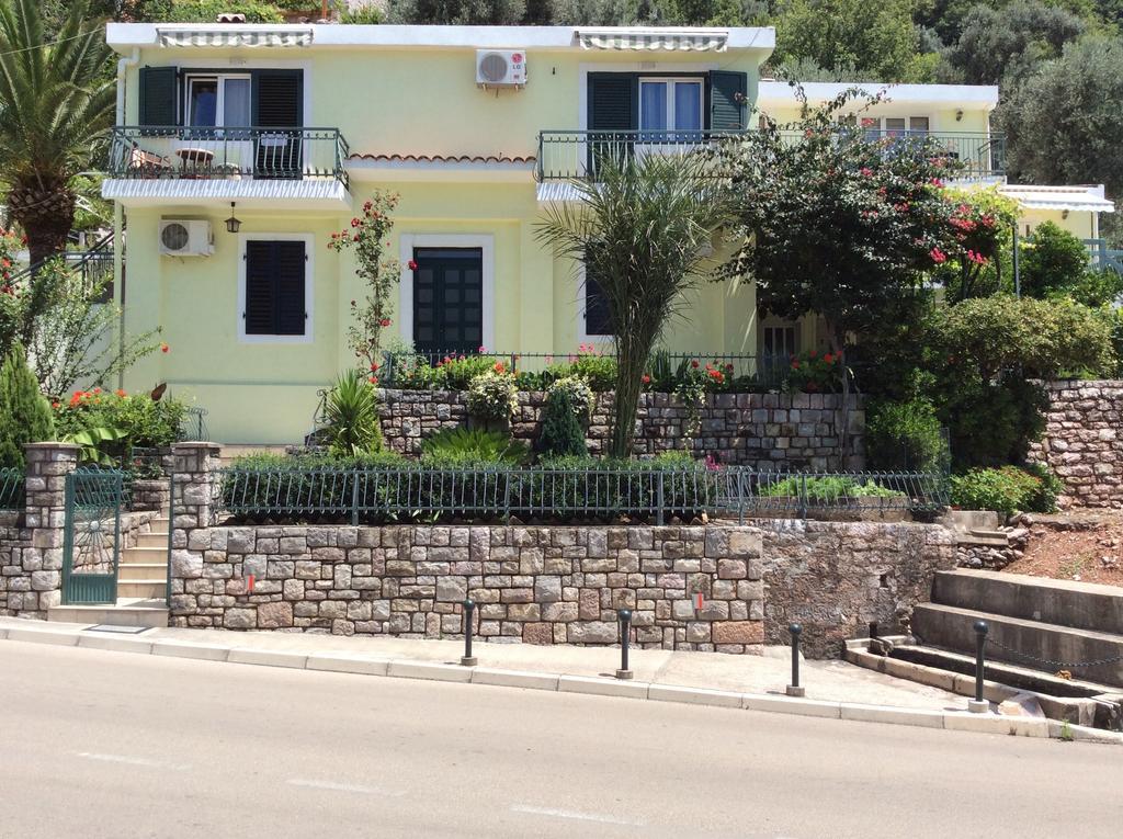 Apartments Simo Petrovac Стая снимка