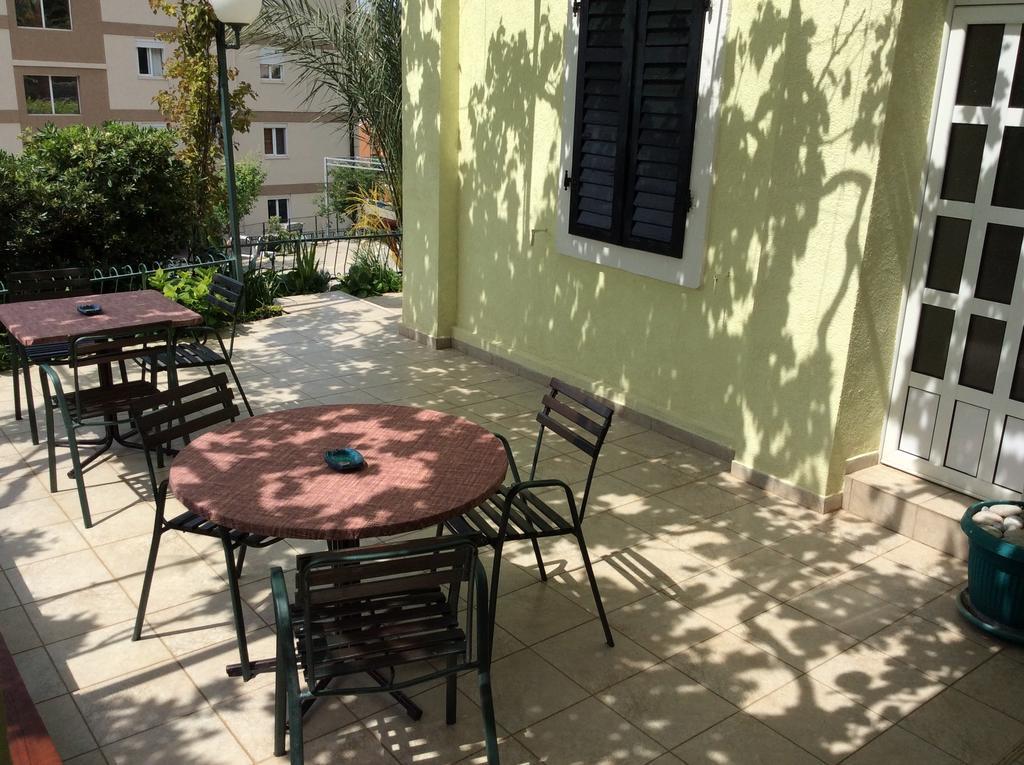Apartments Simo Petrovac Екстериор снимка