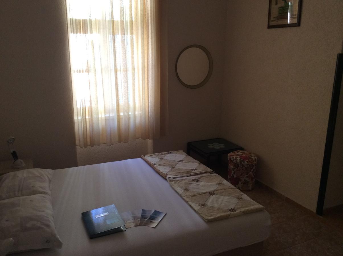 Apartments Simo Petrovac Екстериор снимка