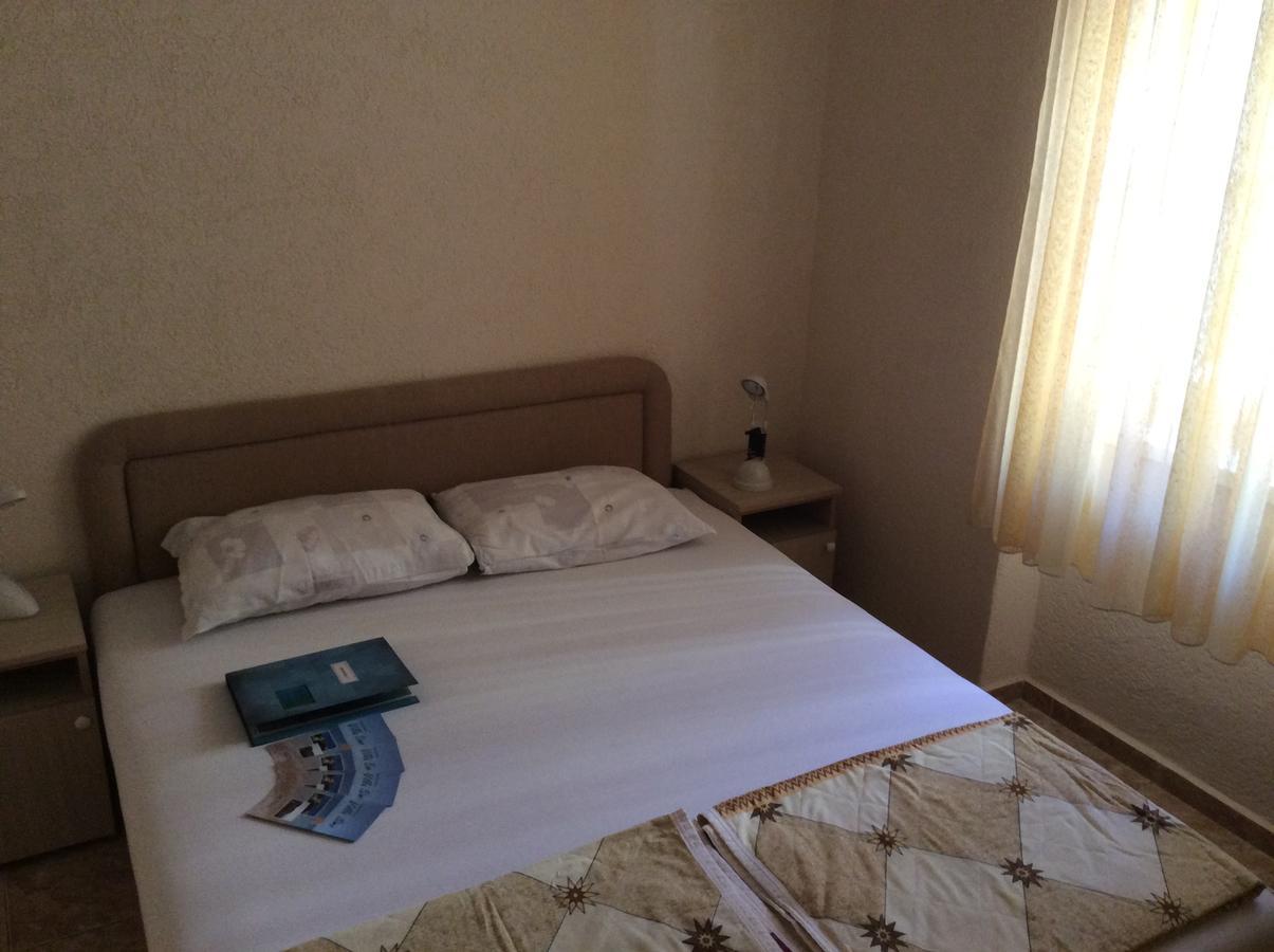 Apartments Simo Petrovac Екстериор снимка
