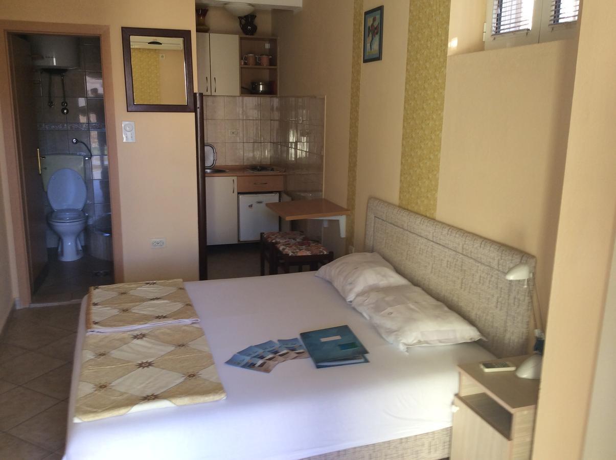 Apartments Simo Petrovac Екстериор снимка