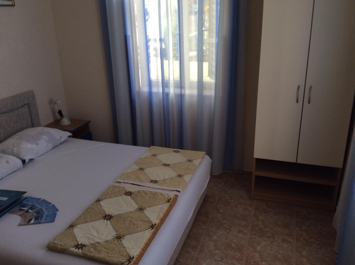 Apartments Simo Petrovac Екстериор снимка