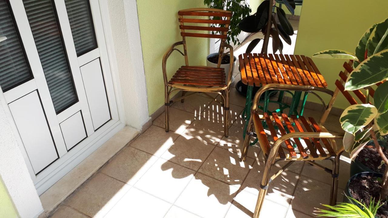 Apartments Simo Petrovac Екстериор снимка